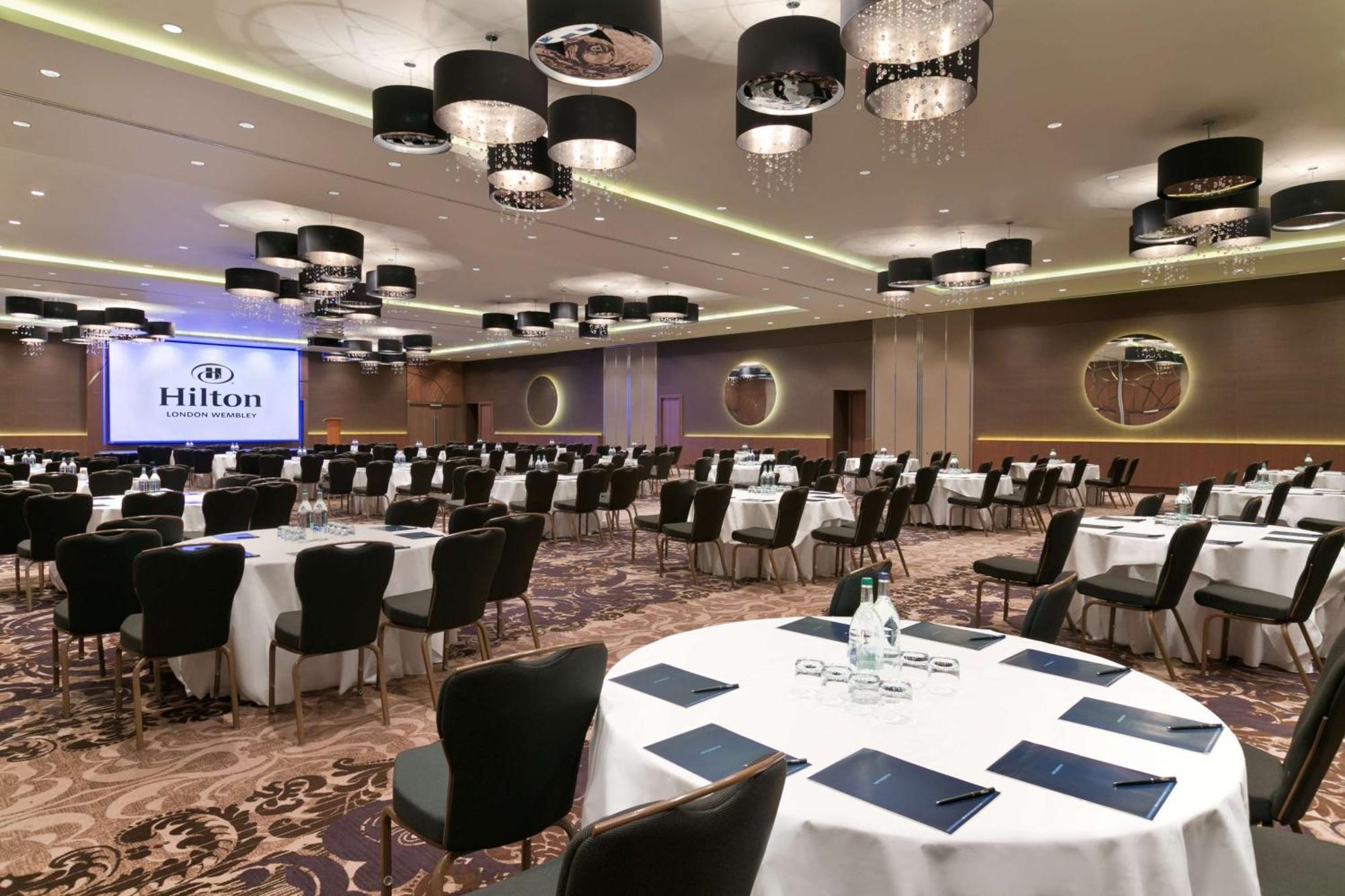 Hotel Hilton London Wembley Exterior foto